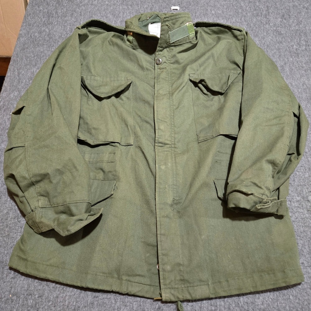 Vintage 1967 US Army M-65 Field Jacket Medium Vietnam Era General Zip Hood USA
